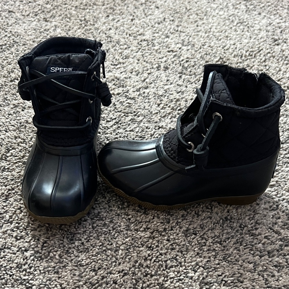 Sperry Kids Black Quilted Boots
Brand New, Never Worn. Smoke free home.